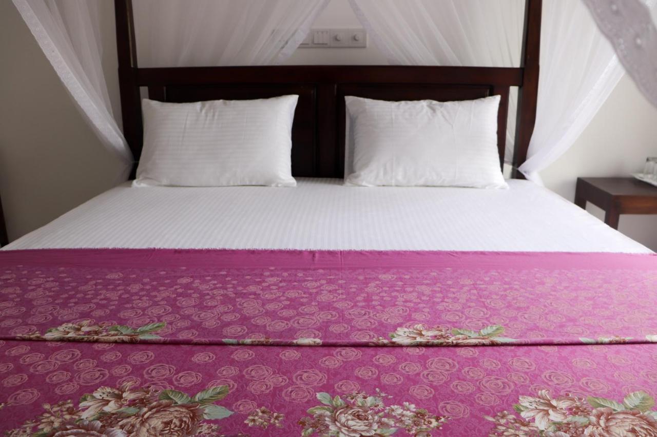 Sakura Calm Rest Bed and Breakfast Mirissa Eksteriør billede